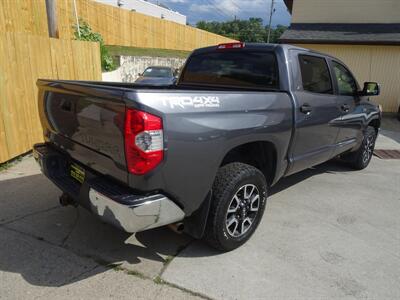 2014 Toyota Tundra SR5  5.7L V8 4X4 - Photo 6 - Cincinnati, OH 45255