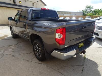 2014 Toyota Tundra SR5  5.7L V8 4X4 - Photo 8 - Cincinnati, OH 45255