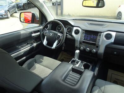 2014 Toyota Tundra SR5  5.7L V8 4X4 - Photo 13 - Cincinnati, OH 45255