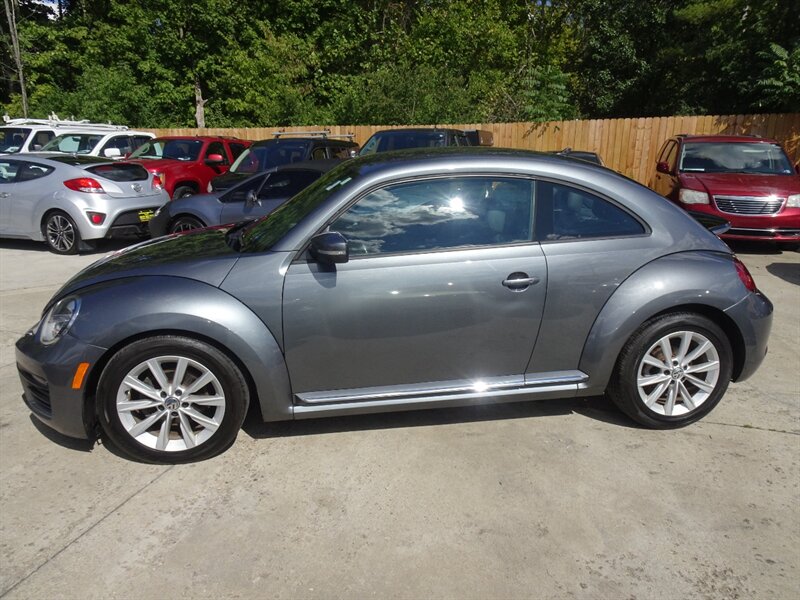 2018 Volkswagen Beetle-Classic S 2.0L Turbo I4 FWD - Photo 7 - Cincinnati, OH 45255