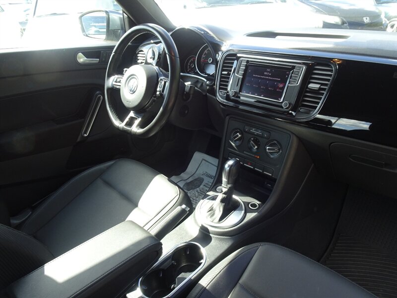 2018 Volkswagen Beetle-Classic S 2.0L Turbo I4 FWD - Photo 11 - Cincinnati, OH 45255