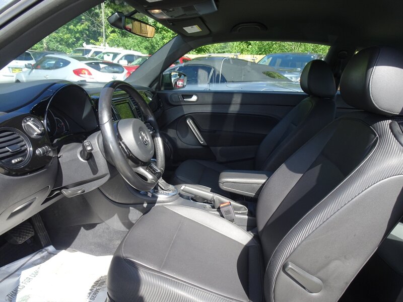 2018 Volkswagen Beetle-Classic S 2.0L Turbo I4 FWD - Photo 12 - Cincinnati, OH 45255
