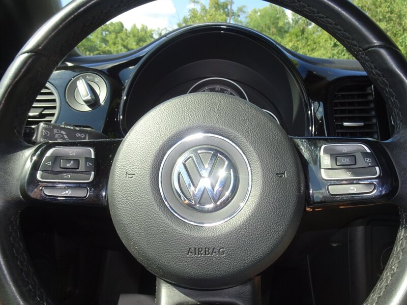 2018 Volkswagen Beetle-Classic S 2.0L Turbo I4 FWD - Photo 14 - Cincinnati, OH 45255