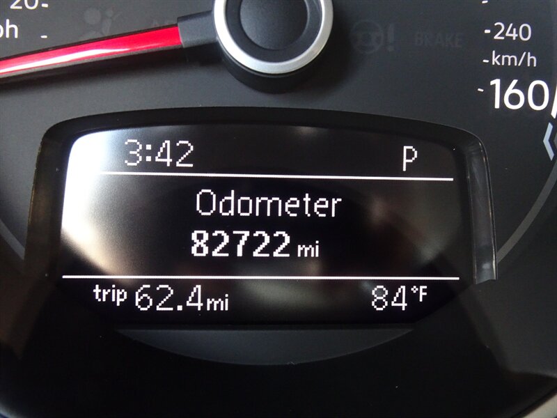 2018 Volkswagen Beetle-Classic S 2.0L Turbo I4 FWD - Photo 18 - Cincinnati, OH 45255