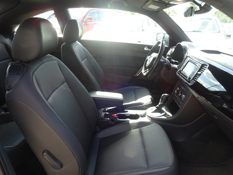 2018 Volkswagen Beetle-Classic S 2.0L Turbo I4 FWD - Photo 10 - Cincinnati, OH 45255