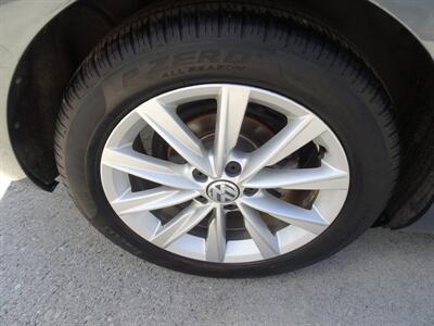 2018 Volkswagen Beetle-Classic S 2.0L Turbo I4  FWD - Photo 24 - Cincinnati, OH 45255
