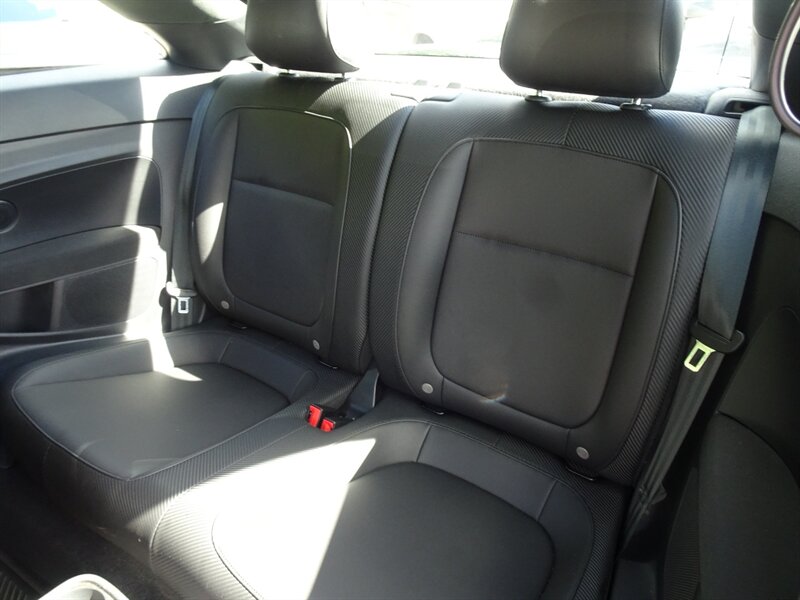 2018 Volkswagen Beetle-Classic S 2.0L Turbo I4 FWD - Photo 15 - Cincinnati, OH 45255