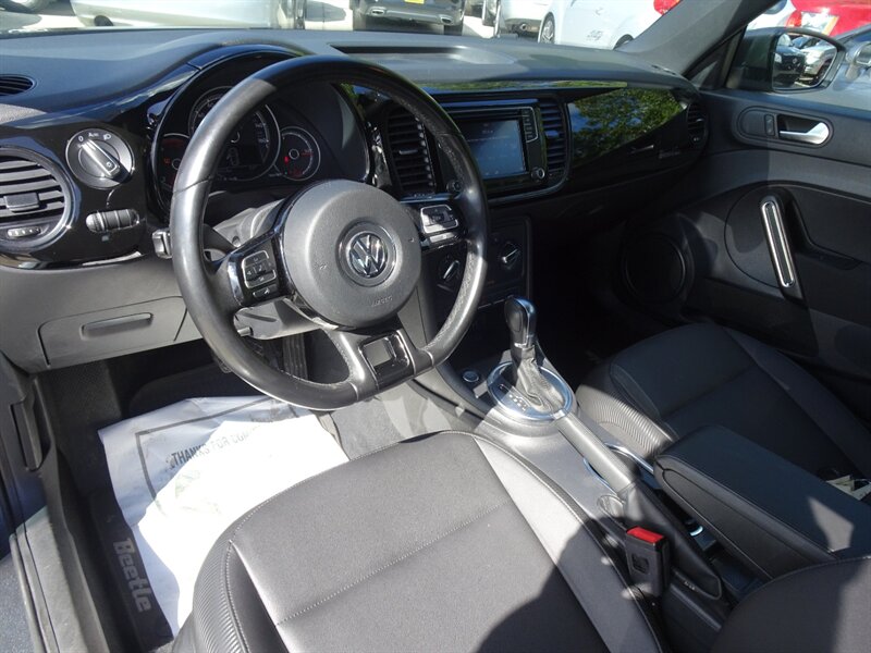 2018 Volkswagen Beetle-Classic S 2.0L Turbo I4 FWD - Photo 9 - Cincinnati, OH 45255