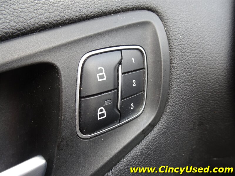 2017 Ford Escape Titanium - Photo 24 - Cincinnati, OH 45255