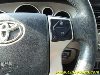 2014 Toyota Sequoia SR5   - Photo 35 - Cincinnati, OH 45255