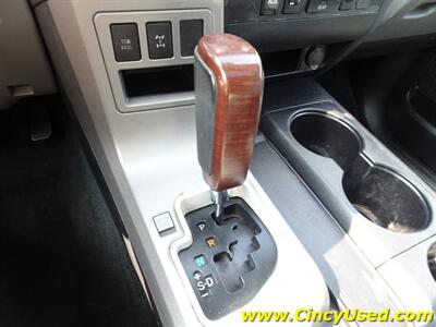 2014 Toyota Sequoia SR5   - Photo 18 - Cincinnati, OH 45255
