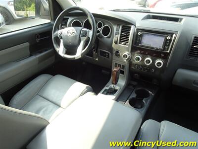 2014 Toyota Sequoia SR5   - Photo 30 - Cincinnati, OH 45255