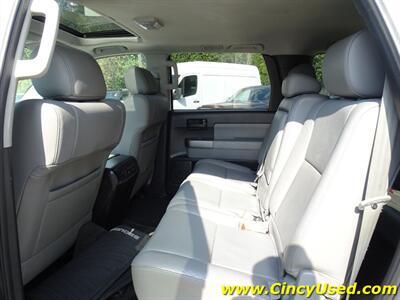 2014 Toyota Sequoia SR5   - Photo 14 - Cincinnati, OH 45255
