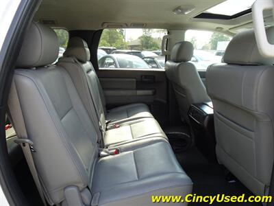 2014 Toyota Sequoia SR5   - Photo 29 - Cincinnati, OH 45255
