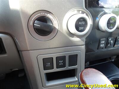 2014 Toyota Sequoia SR5   - Photo 17 - Cincinnati, OH 45255
