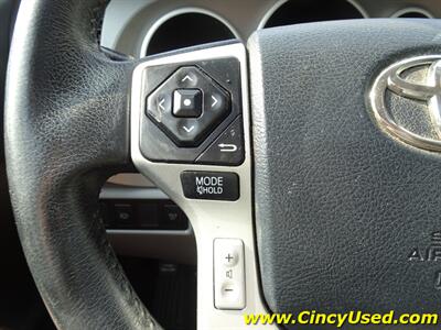 2014 Toyota Sequoia SR5   - Photo 34 - Cincinnati, OH 45255