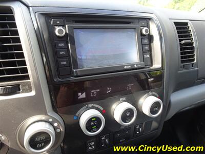 2014 Toyota Sequoia SR5   - Photo 19 - Cincinnati, OH 45255