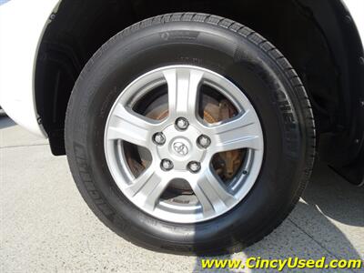 2014 Toyota Sequoia SR5   - Photo 41 - Cincinnati, OH 45255
