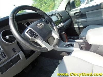 2014 Toyota Sequoia SR5   - Photo 12 - Cincinnati, OH 45255
