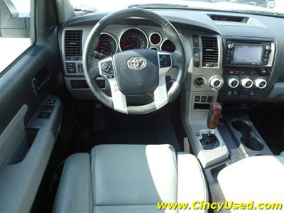 2014 Toyota Sequoia SR5   - Photo 13 - Cincinnati, OH 45255