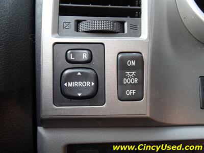 2014 Toyota Sequoia SR5   - Photo 37 - Cincinnati, OH 45255