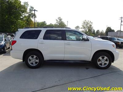 2014 Toyota Sequoia SR5   - Photo 3 - Cincinnati, OH 45255