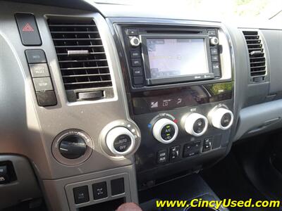2014 Toyota Sequoia SR5   - Photo 15 - Cincinnati, OH 45255