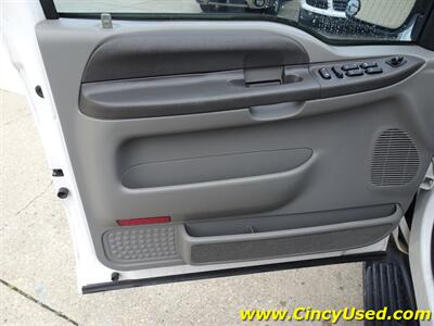 2004 Ford Excursion XLT   - Photo 21 - Cincinnati, OH 45255