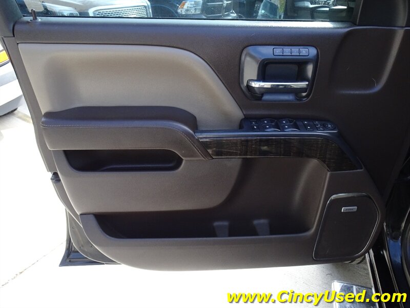 2015 GMC Sierra 2500HD Denali - Photo 14 - Cincinnati, OH 45255