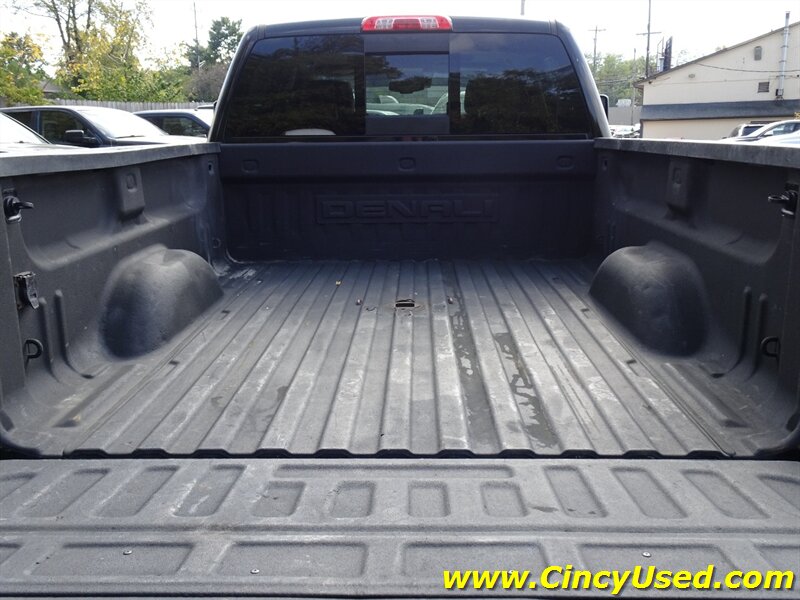 2015 GMC Sierra 2500HD Denali - Photo 9 - Cincinnati, OH 45255