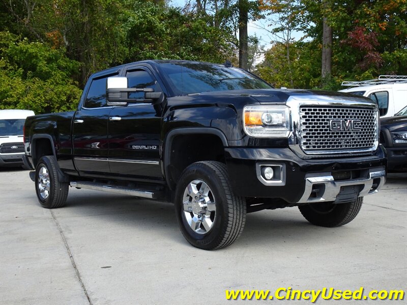 2015 GMC Sierra 2500HD Denali - Photo 2 - Cincinnati, OH 45255