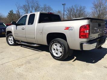 2007 Chevrolet Silverado 1500 Work Truck   - Photo 12 - Cincinnati, OH 45255