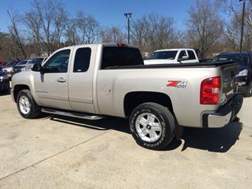 2007 Chevrolet Silverado 1500 Work Truck   - Photo 4 - Cincinnati, OH 45255