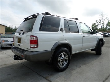 2001 Nissan Pathfinder LE   - Photo 13 - Cincinnati, OH 45255