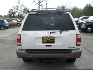 2001 Nissan Pathfinder LE   - Photo 5 - Cincinnati, OH 45255