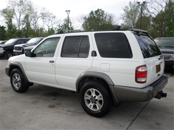 2001 Nissan Pathfinder LE   - Photo 4 - Cincinnati, OH 45255