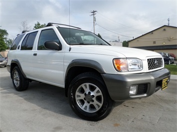 2001 Nissan Pathfinder LE   - Photo 10 - Cincinnati, OH 45255