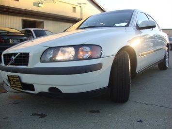 2001 Volvo S60   - Photo 11 - Cincinnati, OH 45255