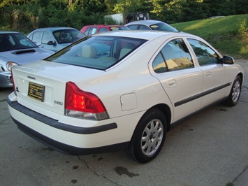 2001 Volvo S60   - Photo 6 - Cincinnati, OH 45255