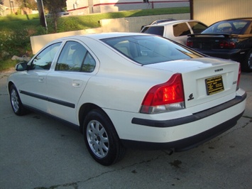 2001 Volvo S60   - Photo 4 - Cincinnati, OH 45255