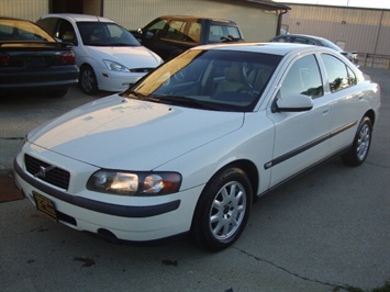 2001 Volvo S60   - Photo 3 - Cincinnati, OH 45255