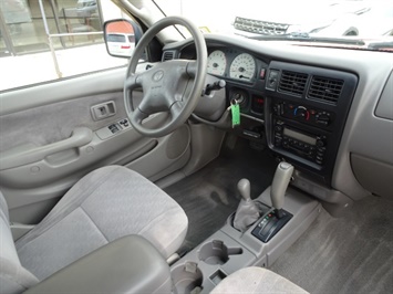 2002 Toyota Tacoma   - Photo 9 - Cincinnati, OH 45255