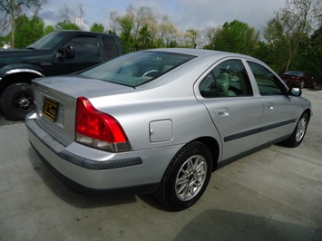 2004 Volvo S60   - Photo 6 - Cincinnati, OH 45255