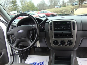 2004 Ford Explorer XLT   - Photo 16 - Cincinnati, OH 45255