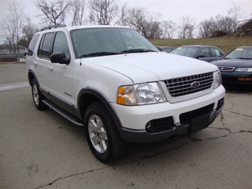 2004 Ford Explorer XLT   - Photo 1 - Cincinnati, OH 45255