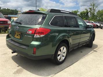 2012 Subaru Outback 2.5i Limited   - Photo 12 - Cincinnati, OH 45255