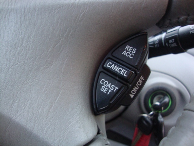 2000 Toyota Avalon XLS - Photo 25 - Cincinnati, OH 45255