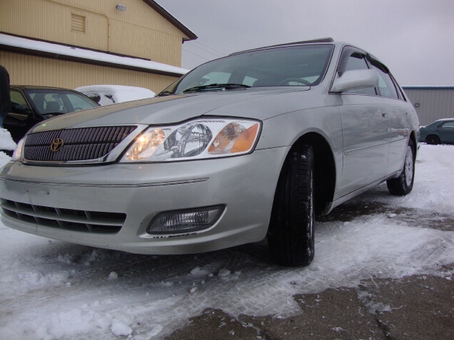 2000 Toyota Avalon XLS - Photo 12 - Cincinnati, OH 45255