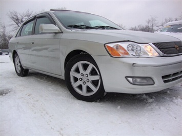 2000 Toyota Avalon XLS - Photo 10 - Cincinnati, OH 45255