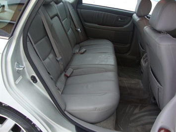 2000 Toyota Avalon XLS - Photo 9 - Cincinnati, OH 45255